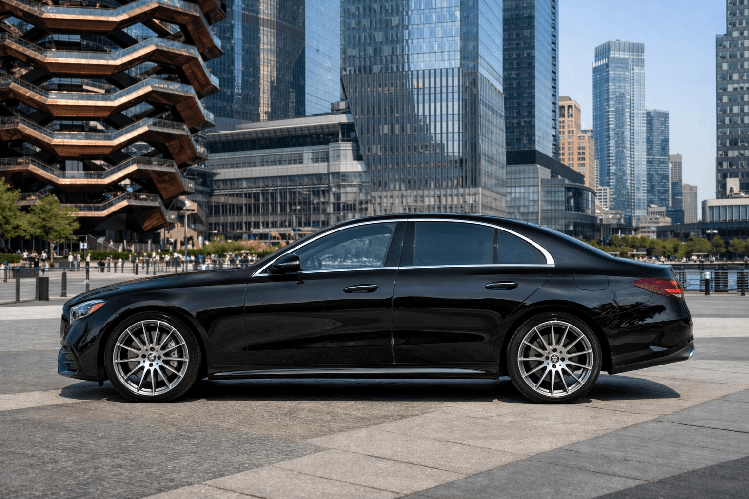 Mercedes E-Class - View 5